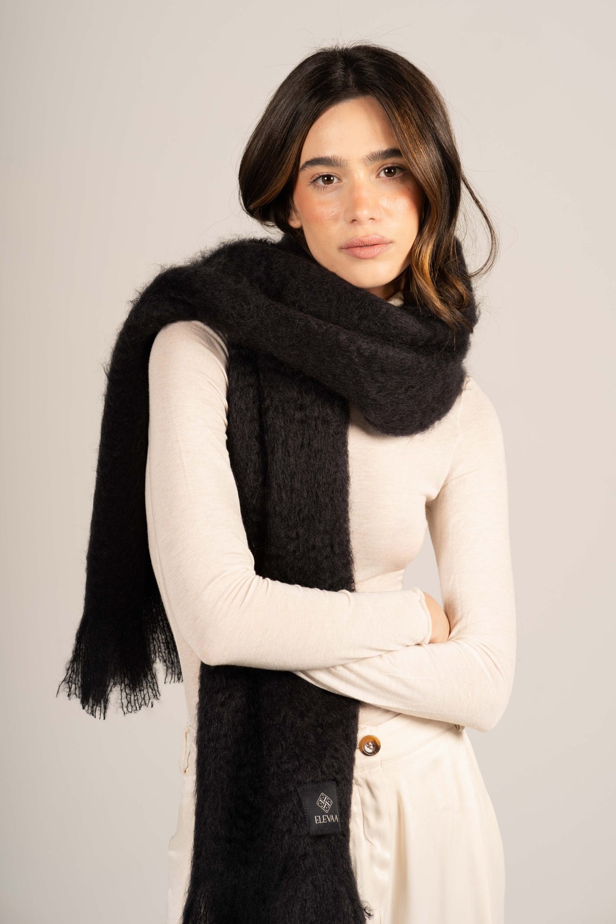 Bufanda de mohair negro brillante