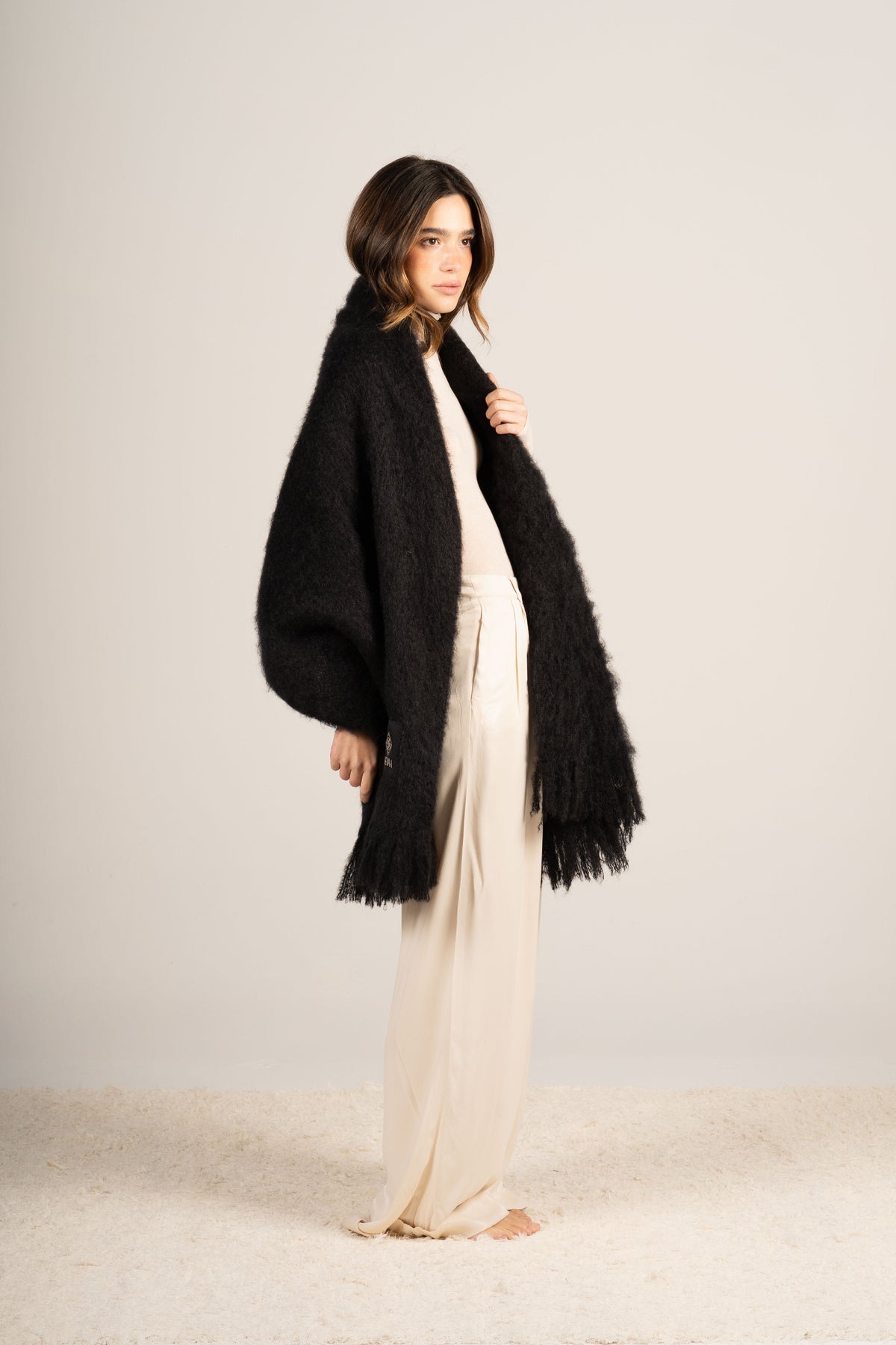 Chal de mohair negro brillante
